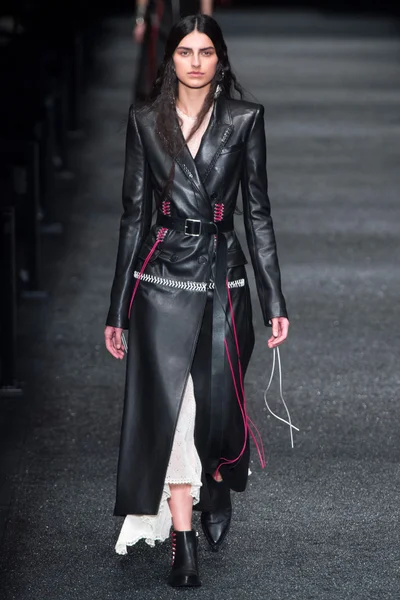 Look 1